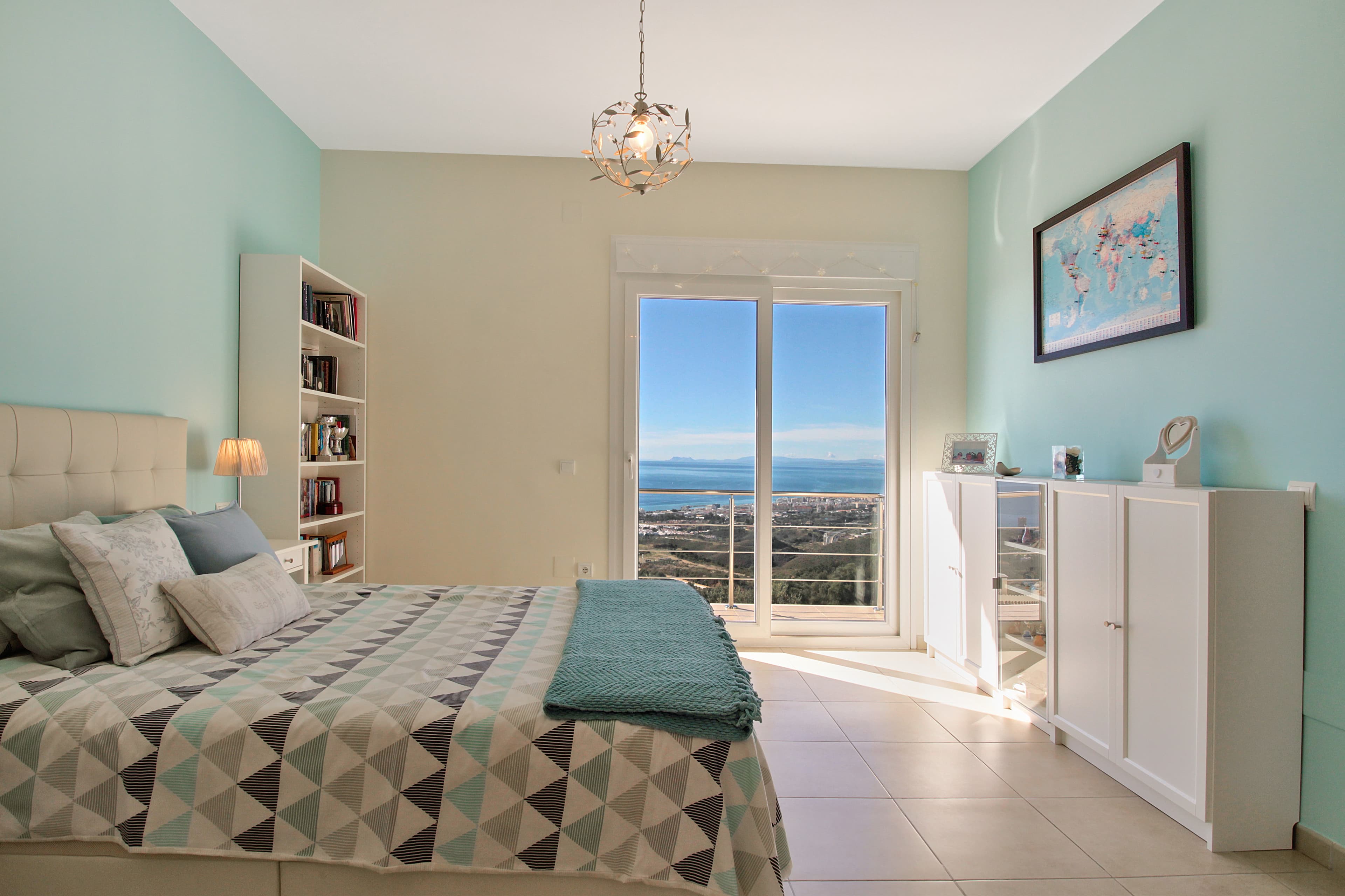 5 bed Detached Villa in Los Monteros