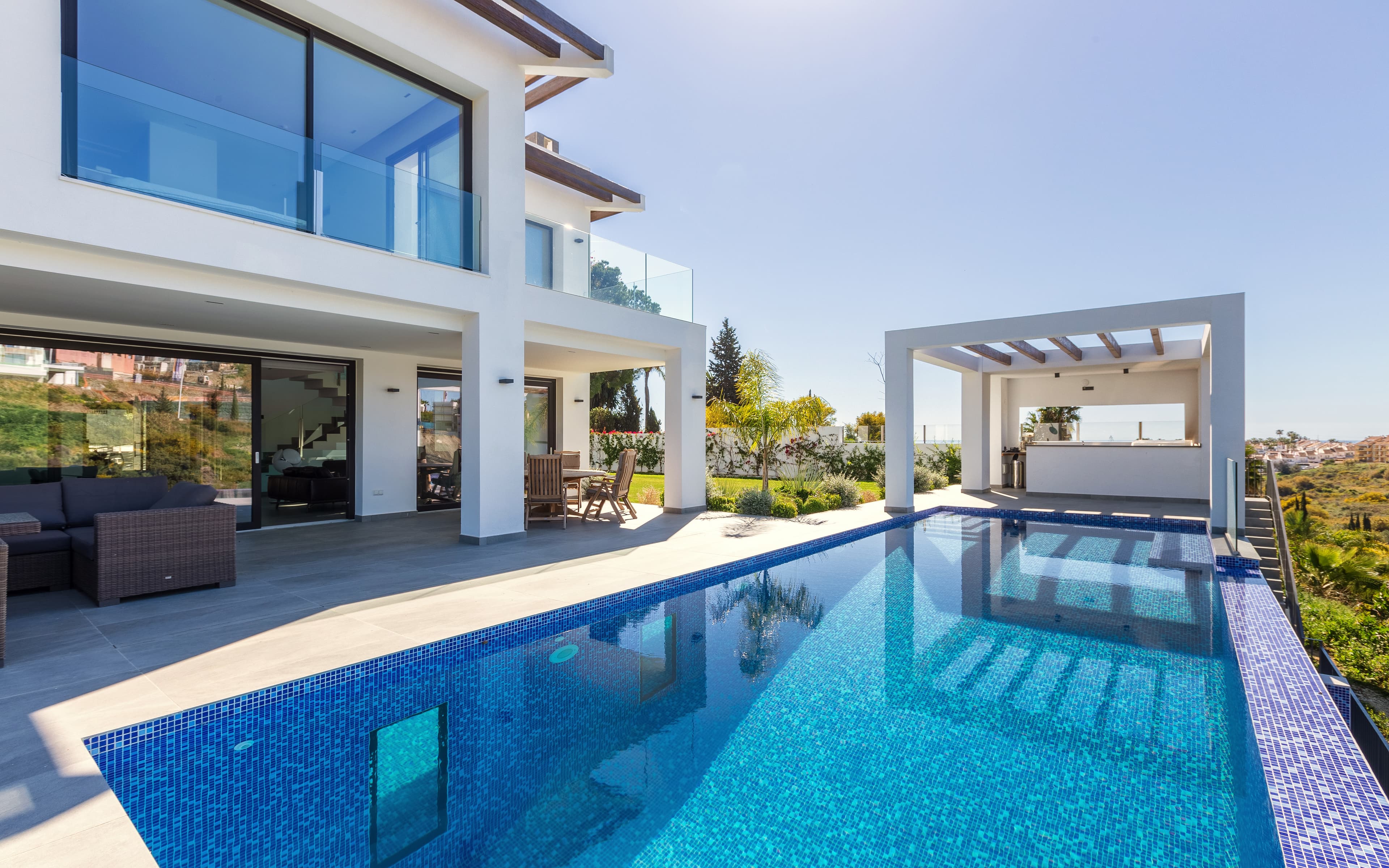 6 bed Detached Villa in El Paraiso