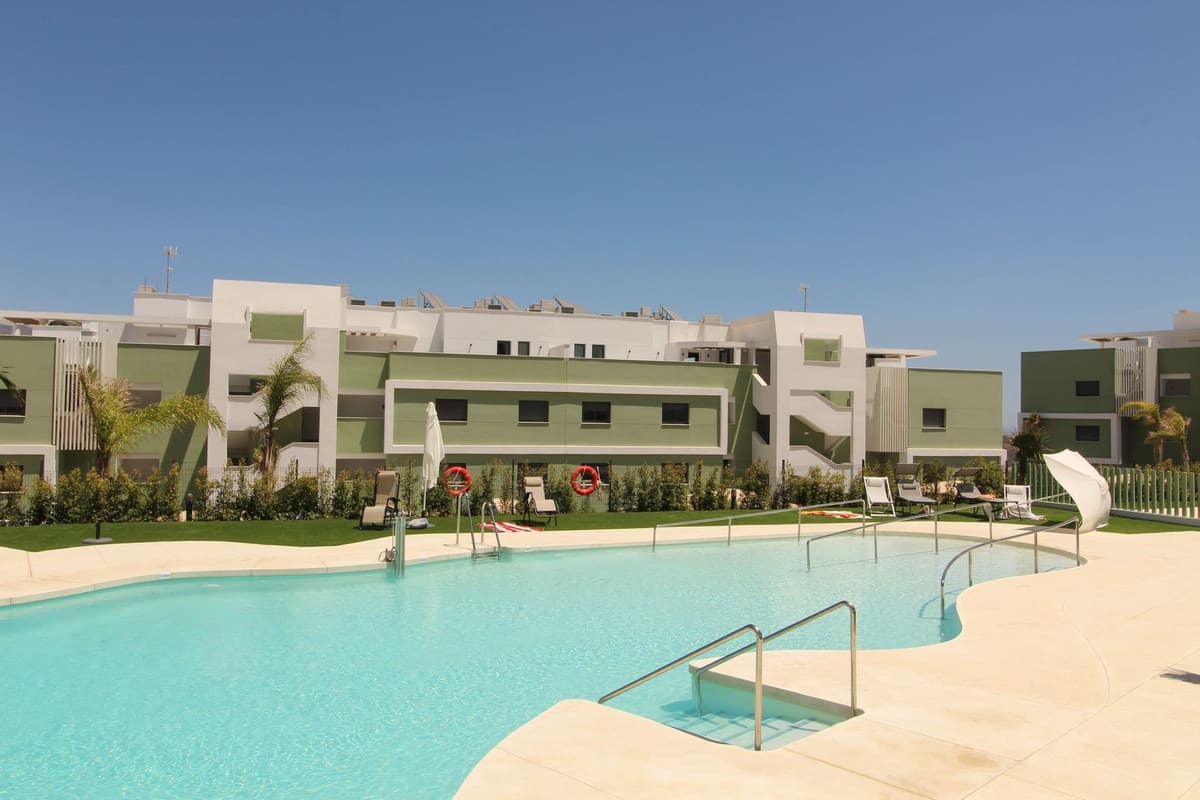 2 bed Middle Floor Apartment in La Cala de Mijas