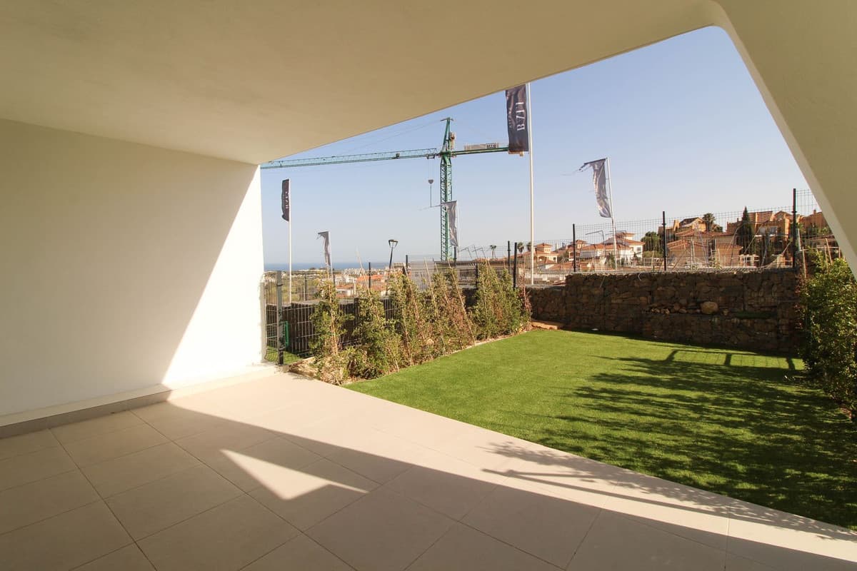 2 bed Middle Floor Apartment in La Cala de Mijas
