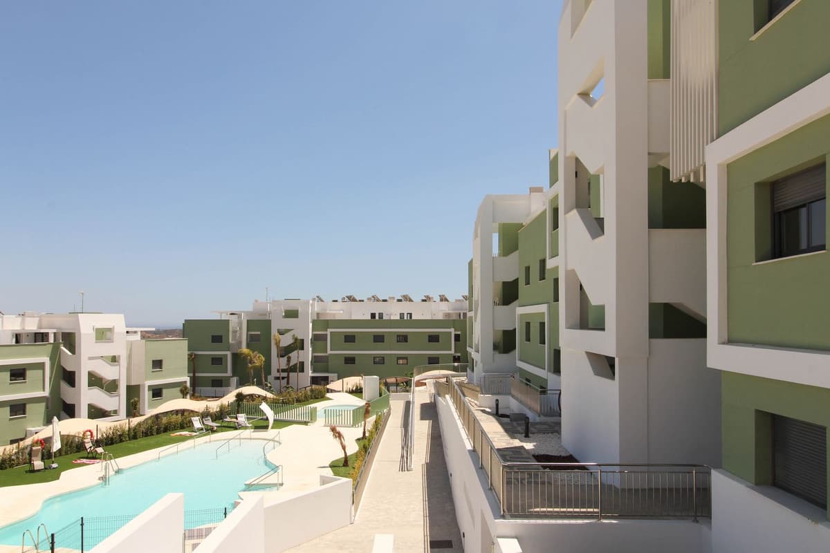 2 bed Middle Floor Apartment in La Cala de Mijas