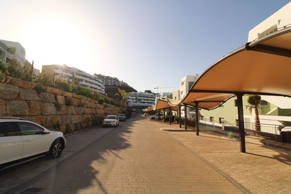2 bed Middle Floor Apartment in La Cala de Mijas