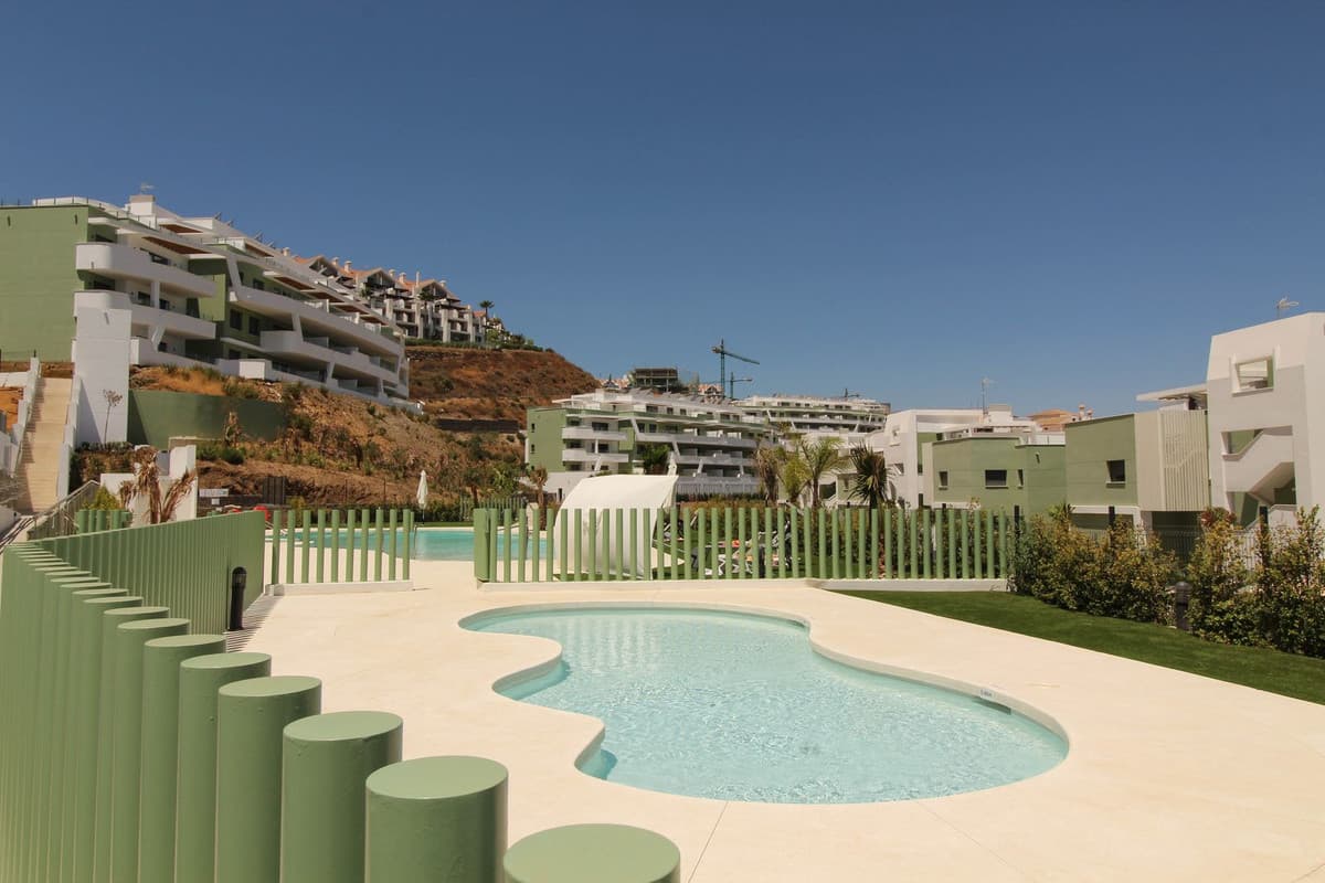2 bed Middle Floor Apartment in La Cala de Mijas