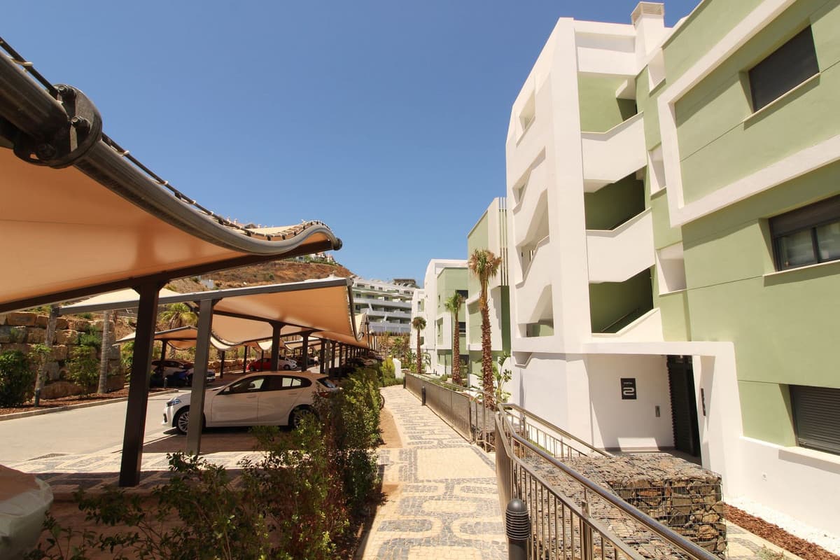 2 bed Middle Floor Apartment in La Cala de Mijas