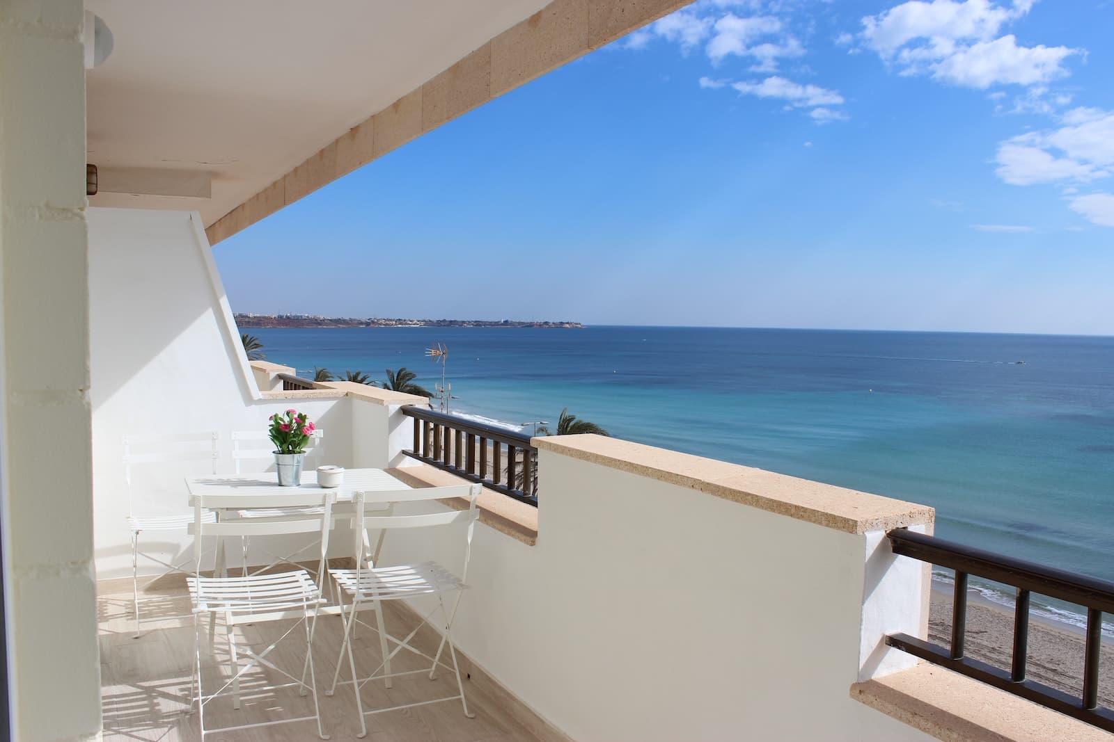 Apartamento Planta Media de 3 dormitorios en Mil Palmeras - 1