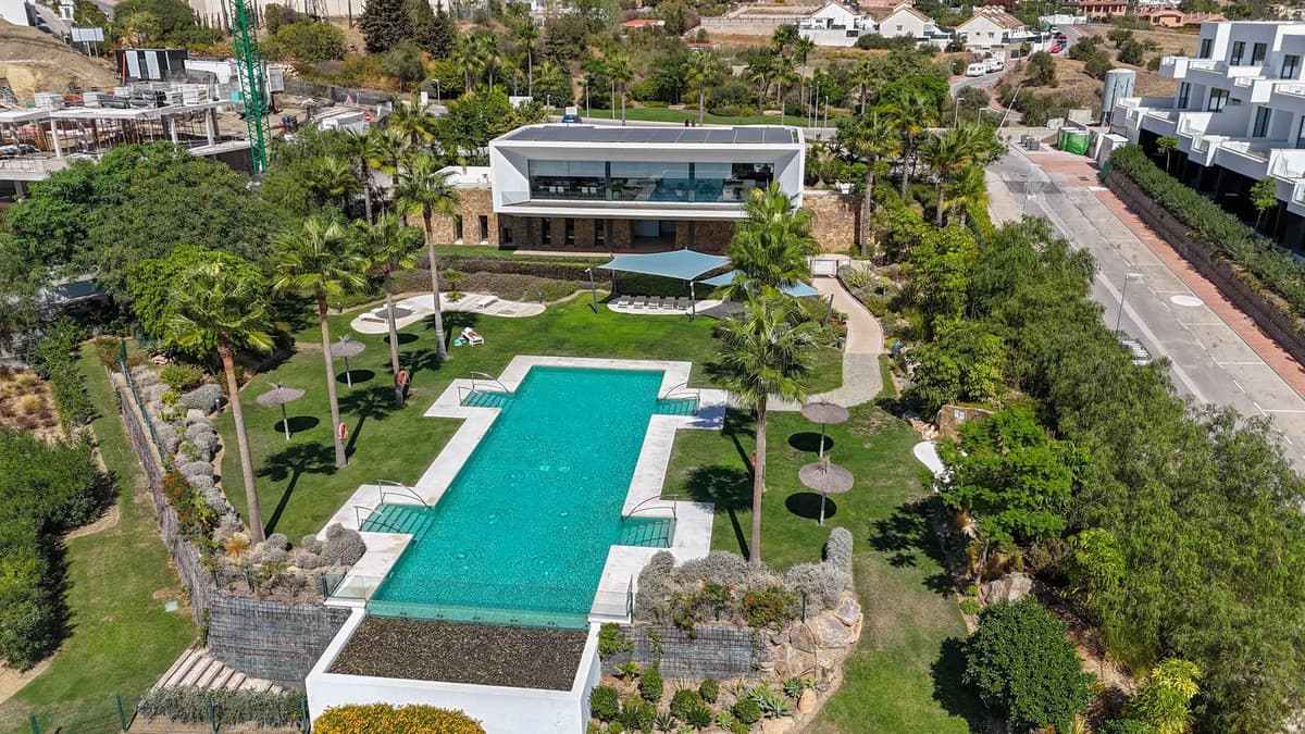 Villa - Chalet de 4 dormitorios en Benalmadena - 1