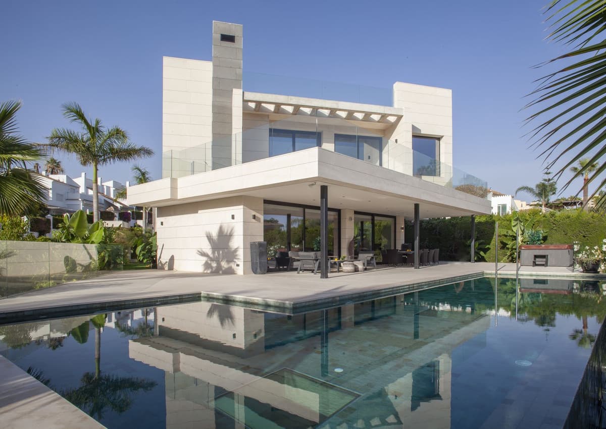 Villa - Chalet de 7 dormitorios en Nueva Andalucía - 1