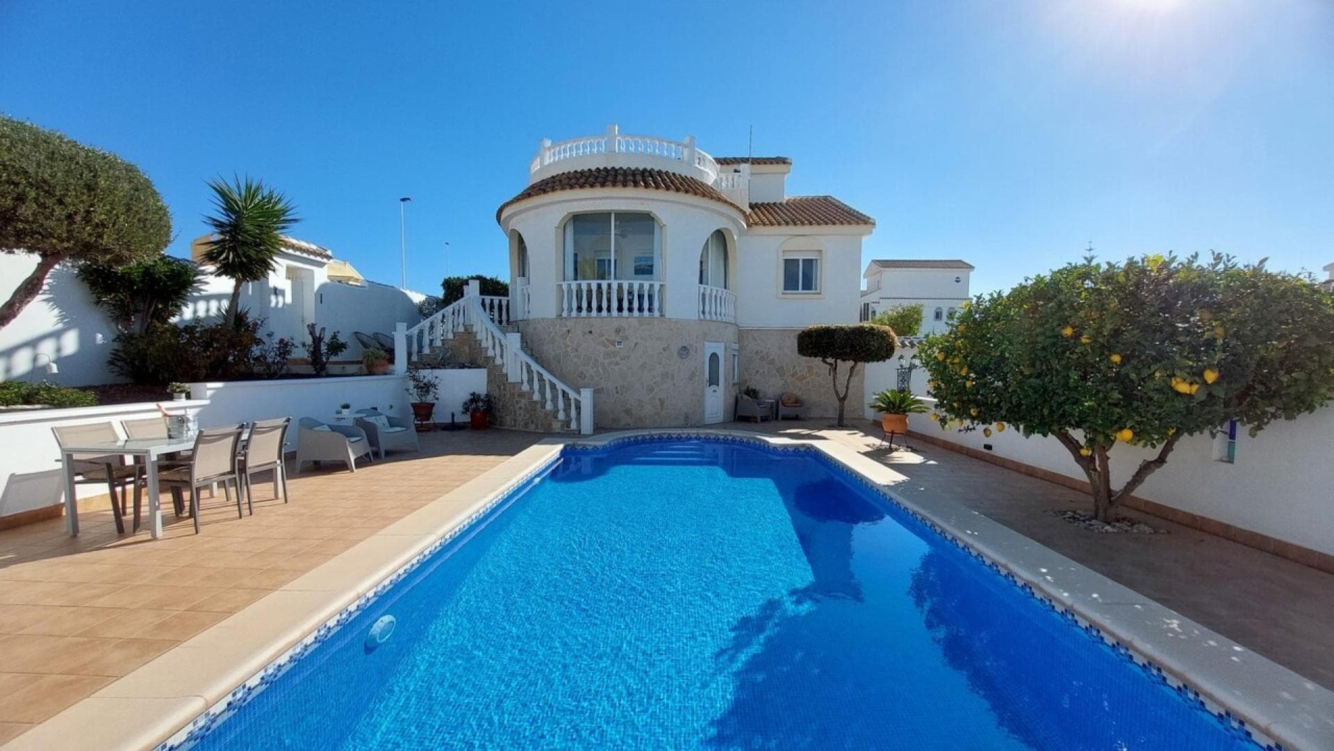 5 bed Villa in Camposol - 1
