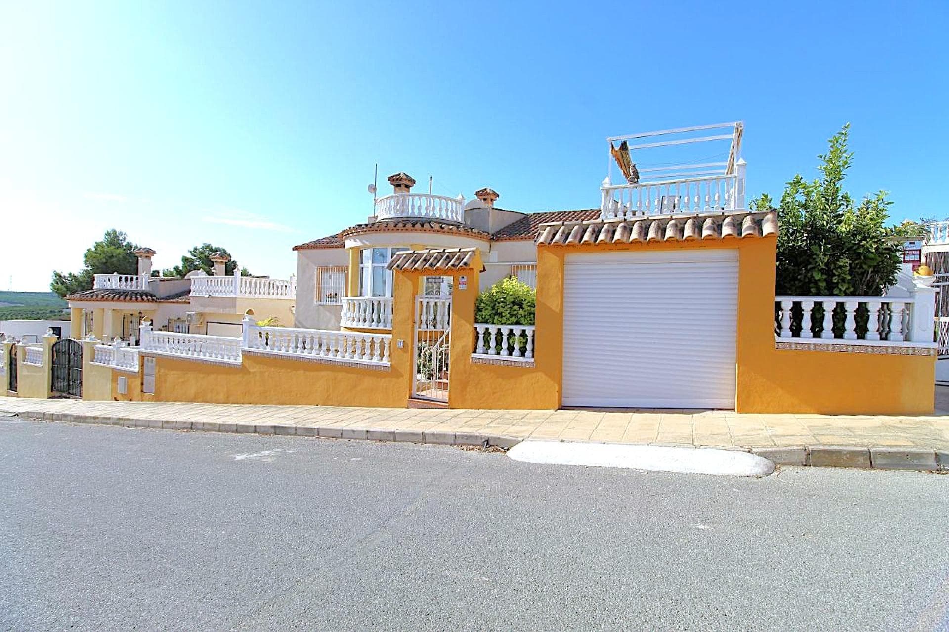 3 bed Detached Villa in San Miguel de Salinas - 2