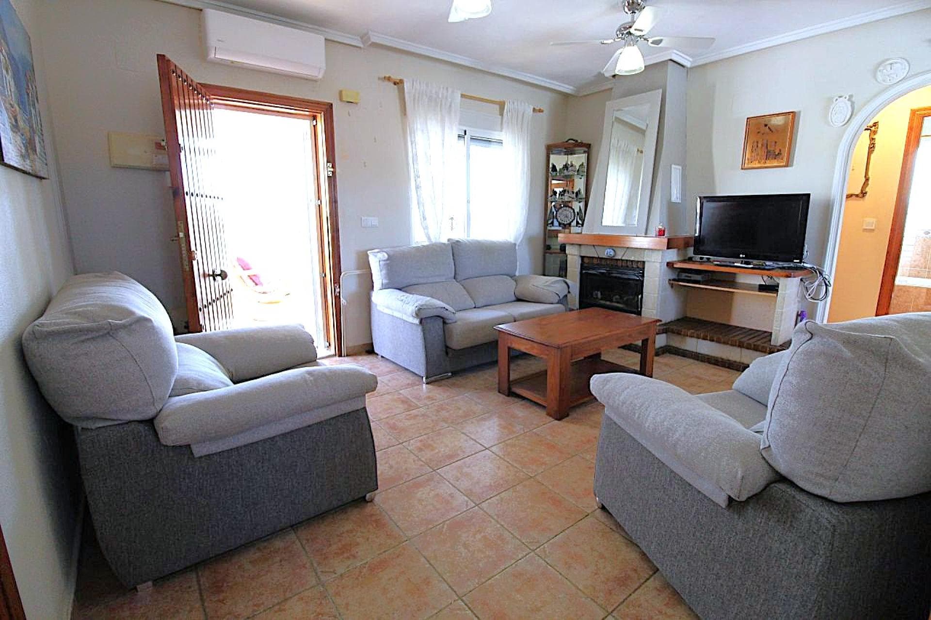 3 bed Detached Villa in San Miguel de Salinas - 9