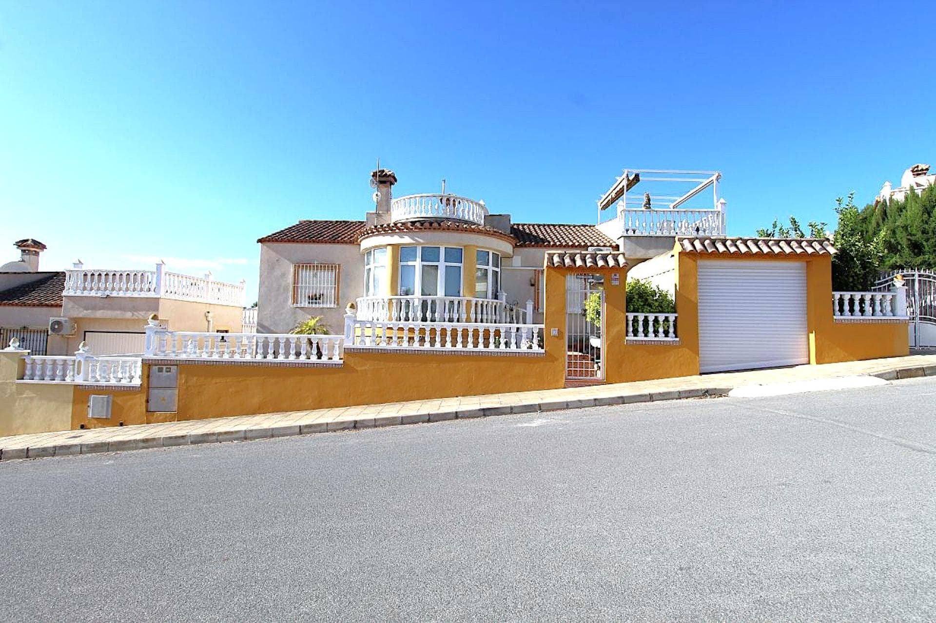 3 bed Detached Villa in San Miguel de Salinas - 1
