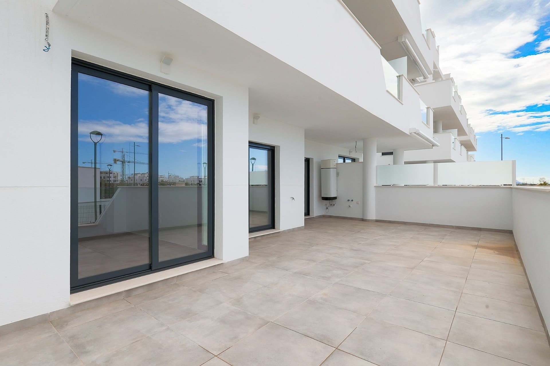 Apartamento Planta Media de 2 dormitorios en Santa Rosalia Lake and Life Resort - 4