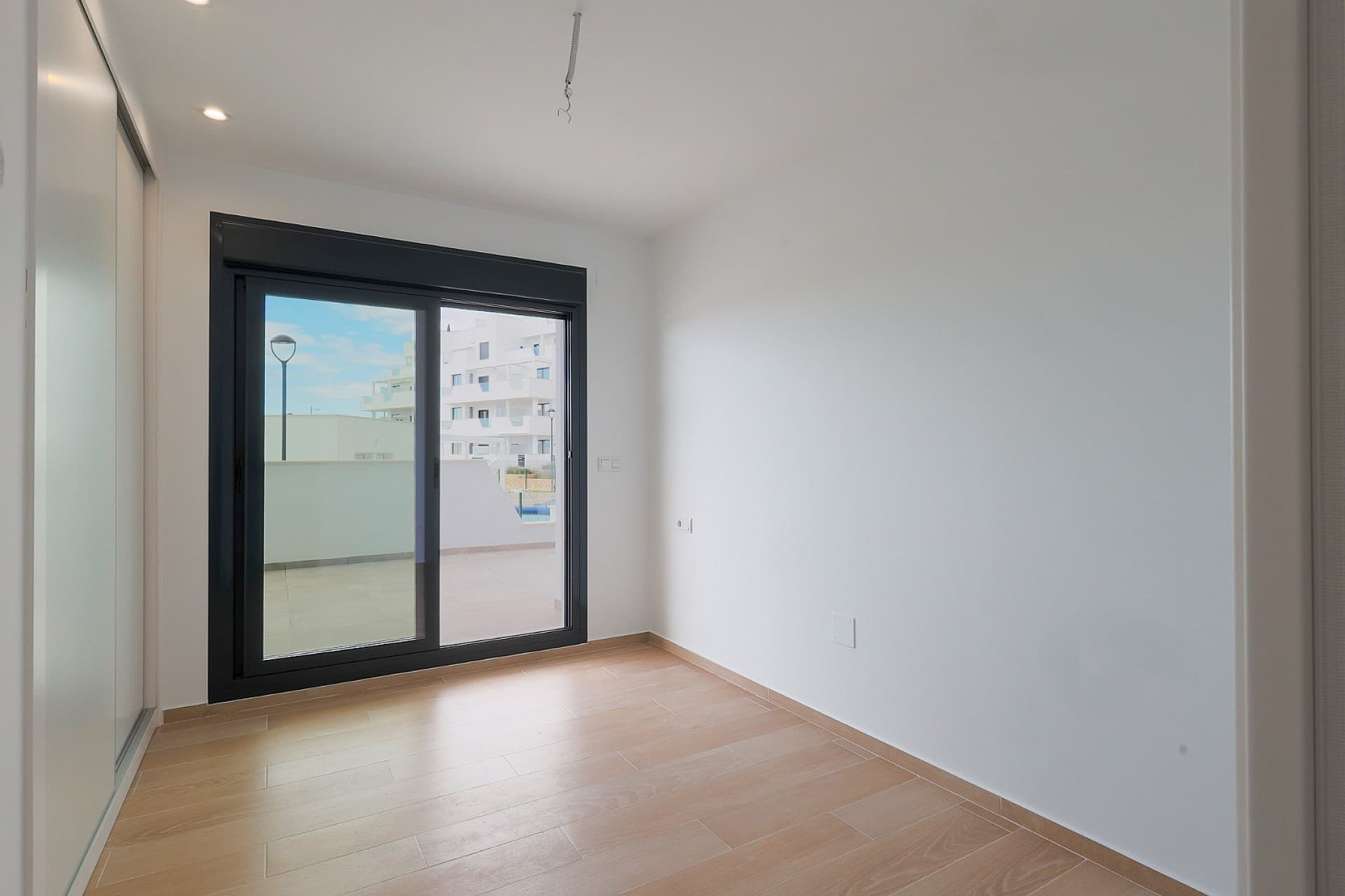 Apartamento Planta Media de 2 dormitorios en Santa Rosalia Lake and Life Resort - 11