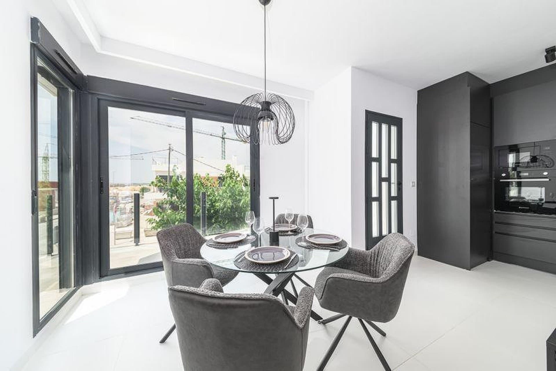 Apartamento Planta Media de 3 dormitorios en San Miguel de Salinas - 2