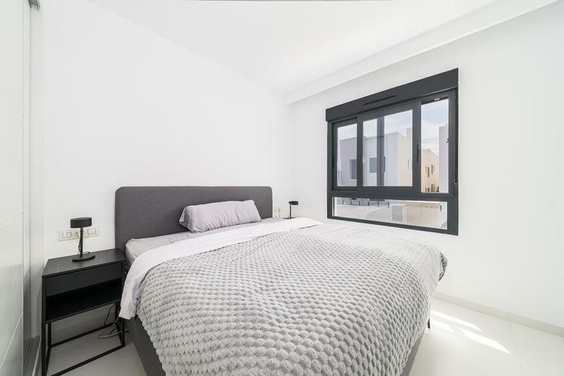 Apartamento Planta Media de 3 dormitorios en San Miguel de Salinas - 6