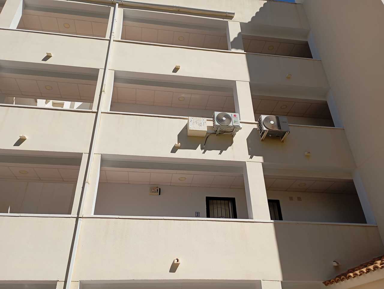 Tussenverdieping Appartement met 2 slaapkamers in Villamartin - 19