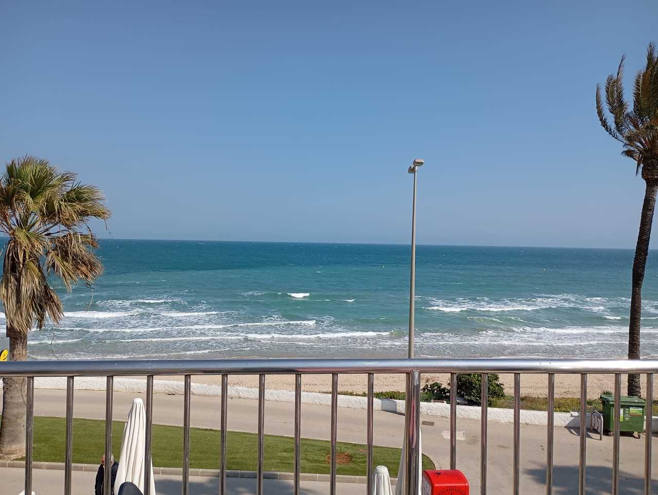 Apartamento Planta Media de 3 dormitorios en Mil Palmeras - 40