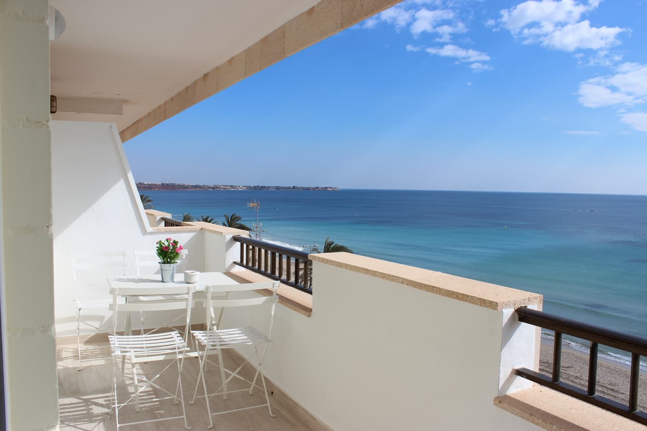 Apartamento Planta Media de 3 dormitorios en Mil Palmeras - 1