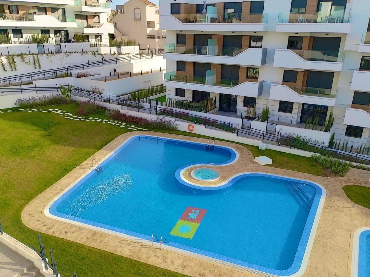 Apartamento Planta Media de 2 dormitorios en Villamartin - 2