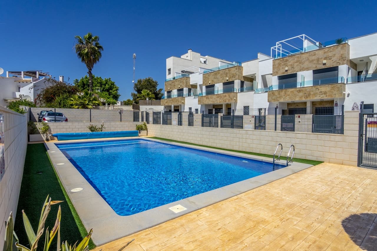 3 bed Townhouse in Villamartin - 2
