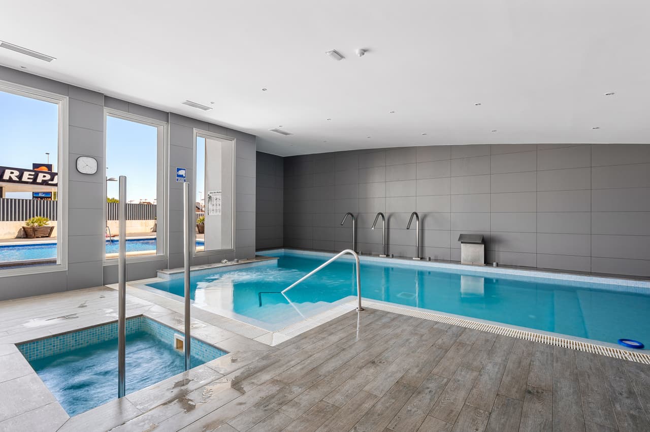 2 bed Middle Floor Apartment in Los Dolses - 15