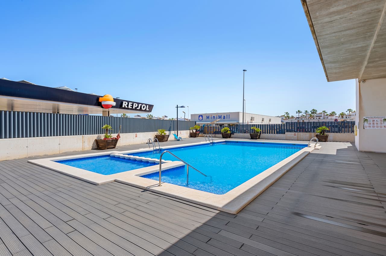 2 bed Middle Floor Apartment in Los Dolses - 30