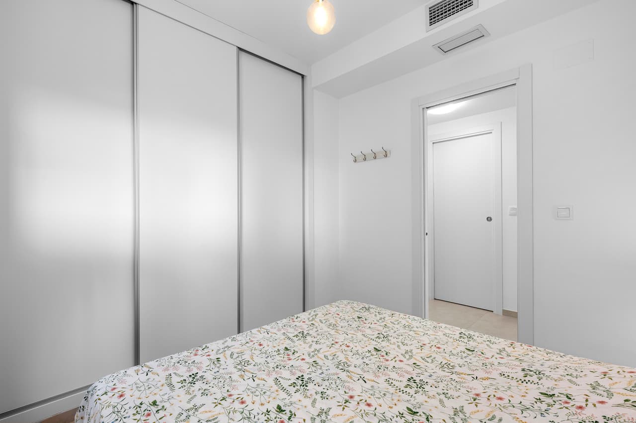 Apartamento Planta Media de 2 dormitorios en Villamartin - 23