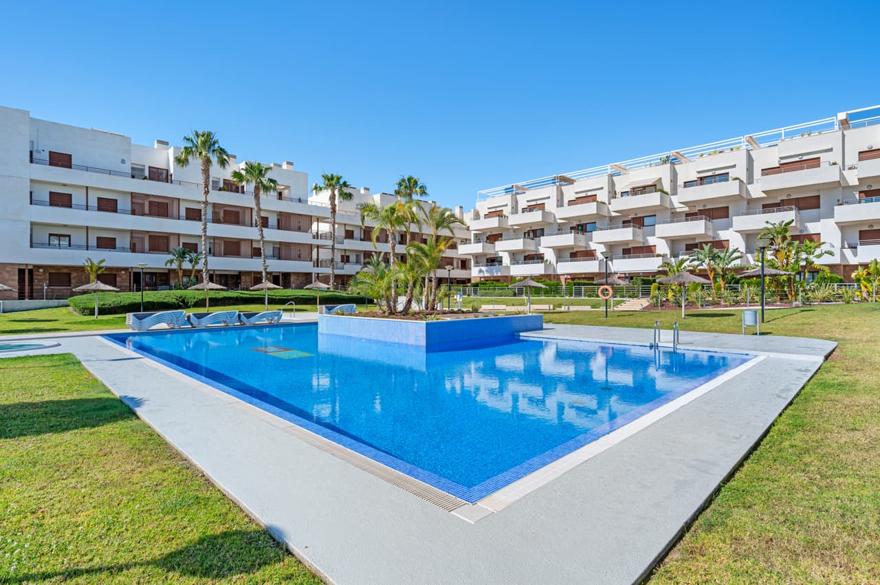 Tussenverdieping Appartement met 2 slaapkamers in Cabo Roig - 40