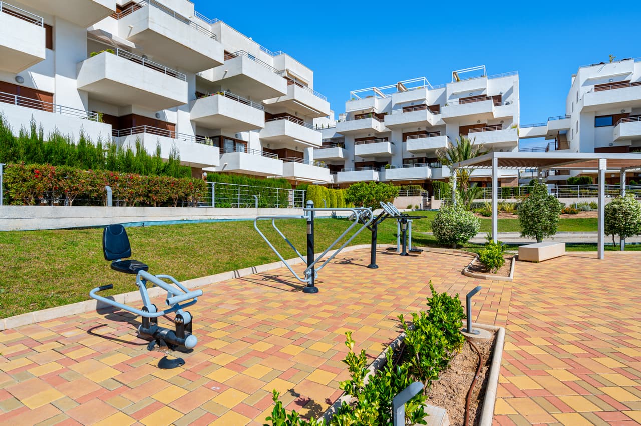 Tussenverdieping Appartement met 2 slaapkamers in Cabo Roig - 31