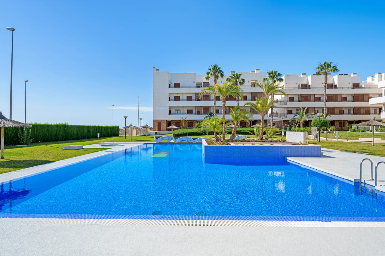 Tussenverdieping Appartement met 2 slaapkamers in Cabo Roig - 41