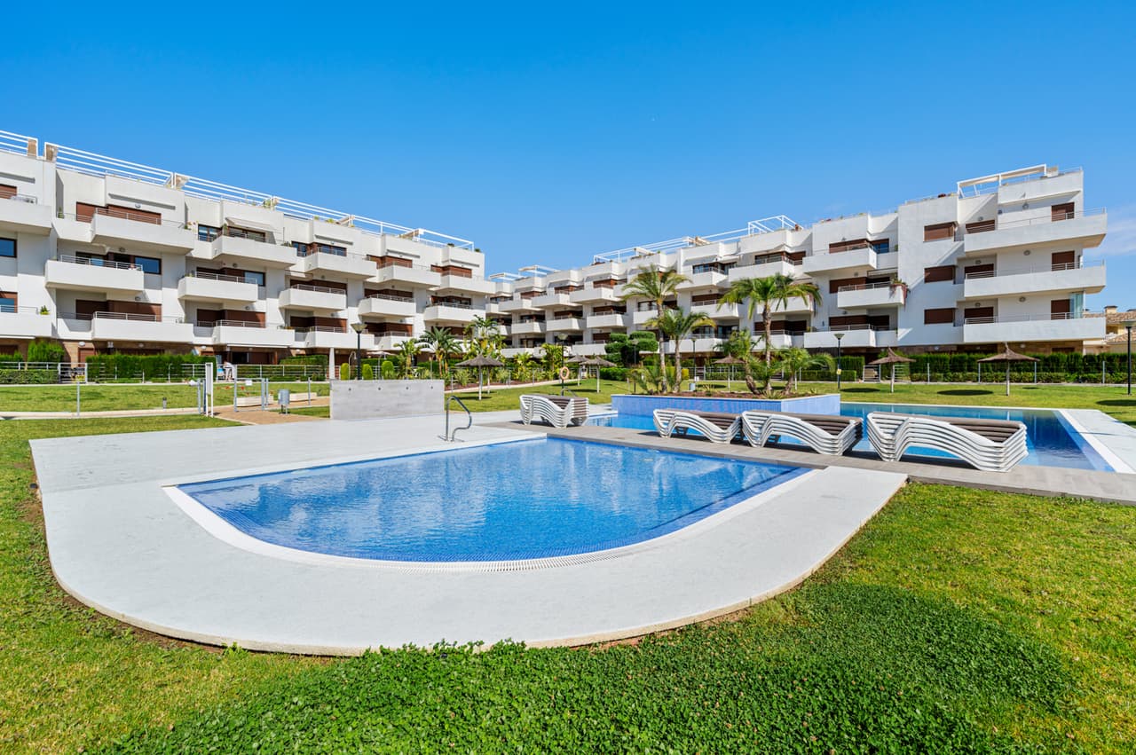 Tussenverdieping Appartement met 2 slaapkamers in Cabo Roig - 39