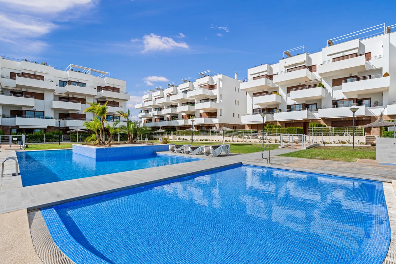Tussenverdieping Appartement met 2 slaapkamers in Cabo Roig - 9