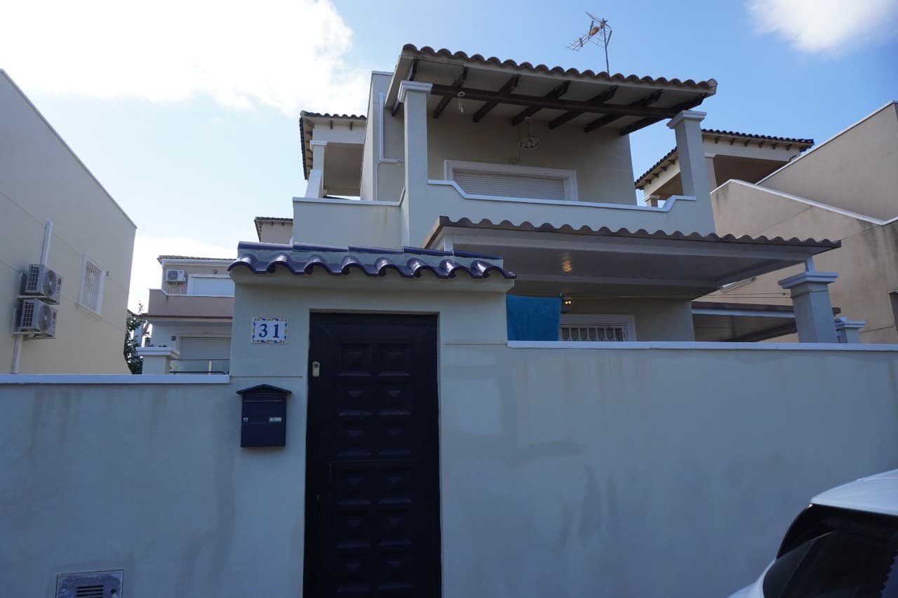 Vrijstaande Villa met 3 slaapkamers in Villamartin - 12