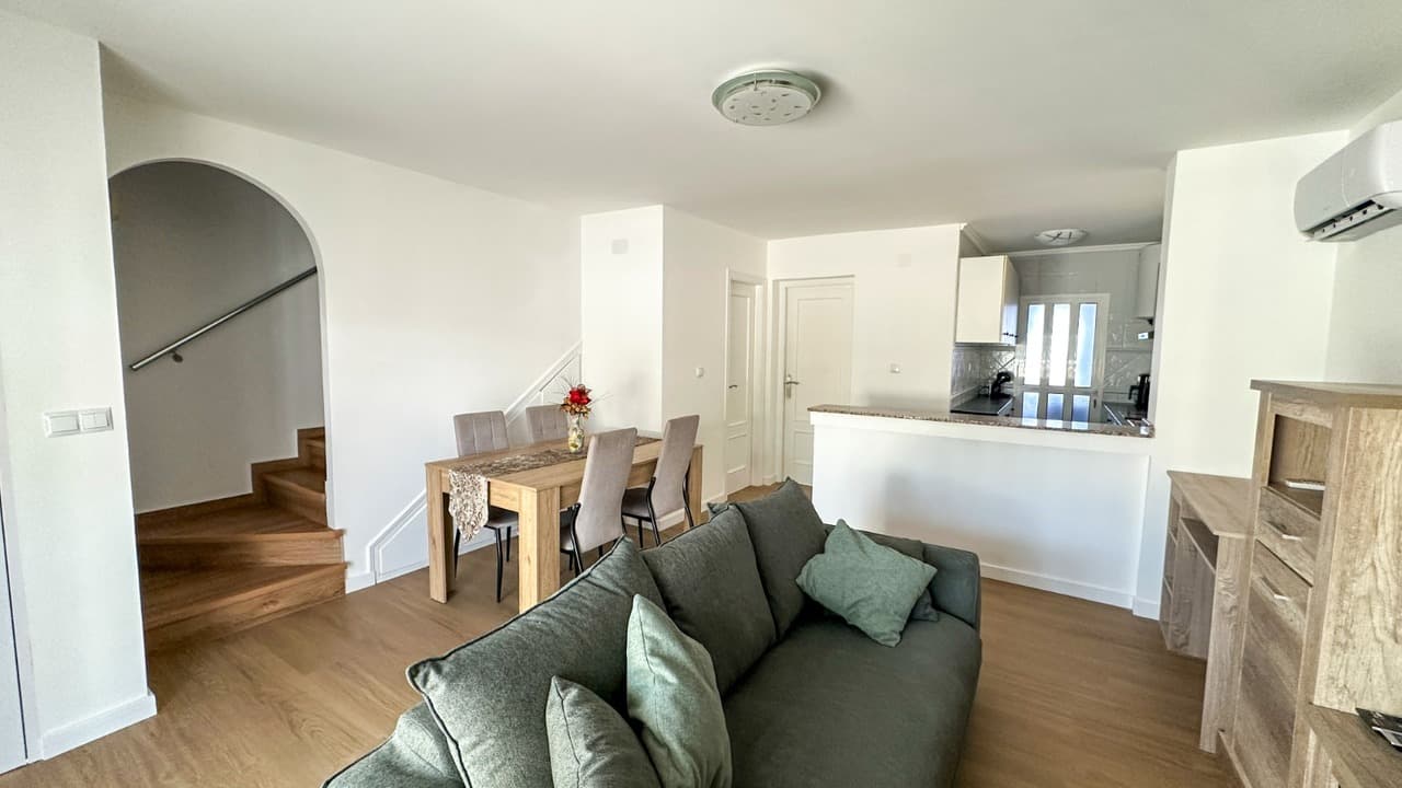 Vrijstaande Villa met 3 slaapkamers in Villamartin - 2