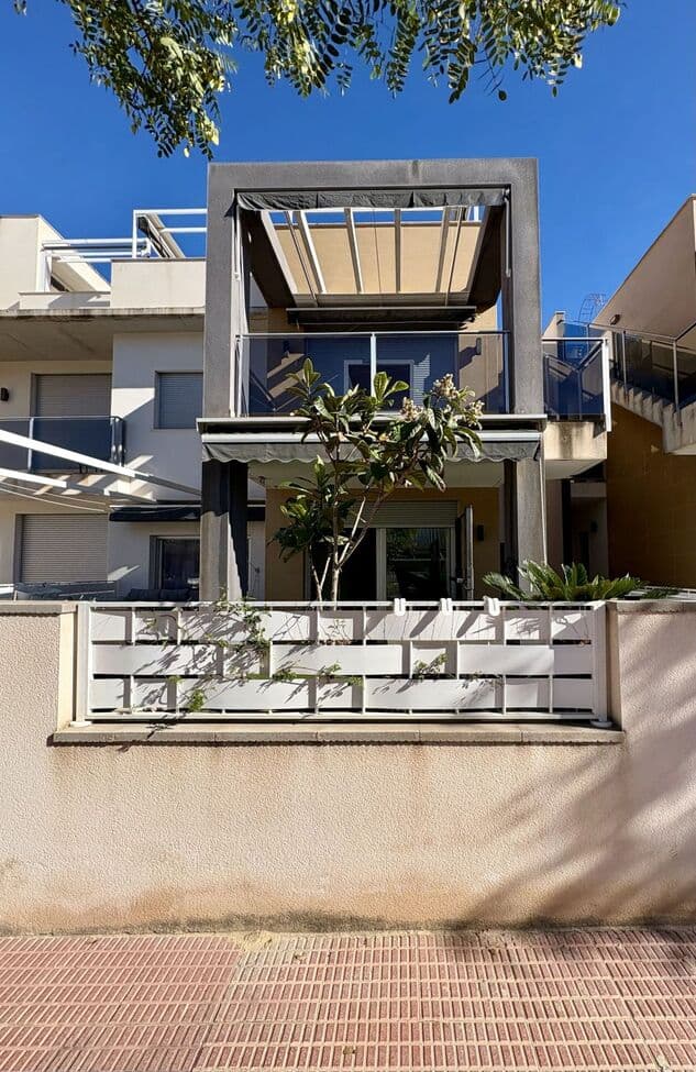 Apartamento Planta Media de 3 dormitorios en Guardamar del Segura - 1