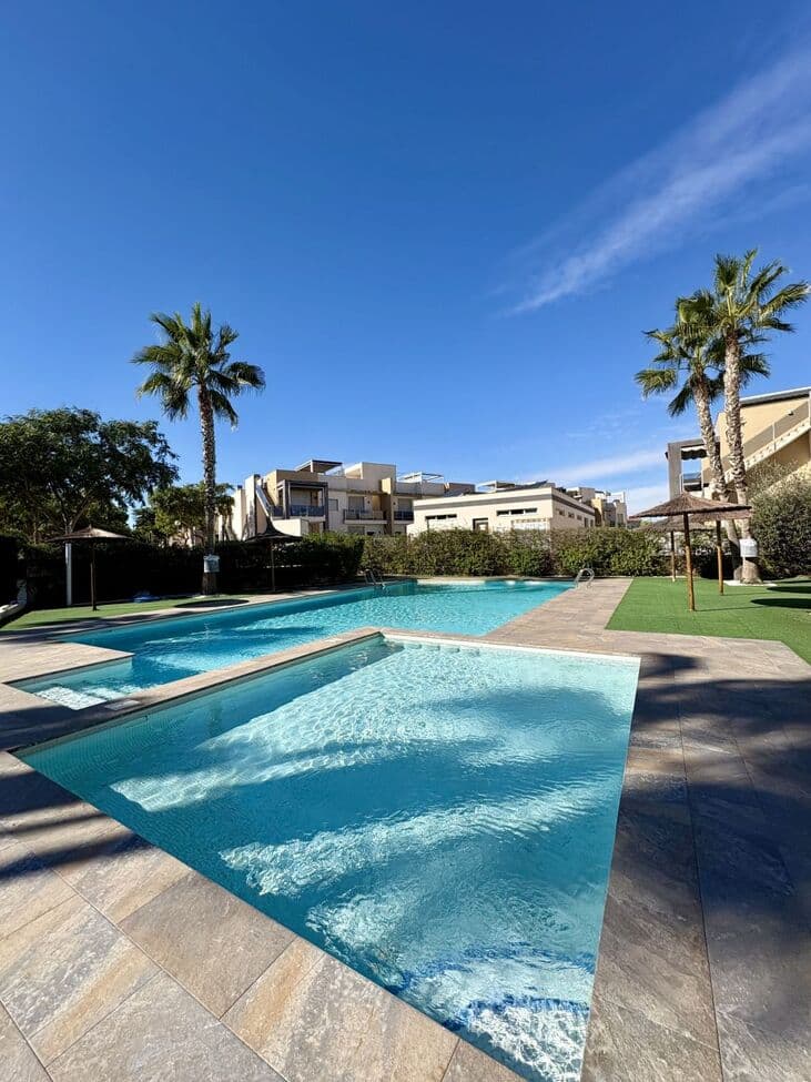 Apartamento Planta Media de 3 dormitorios en Guardamar del Segura - 2
