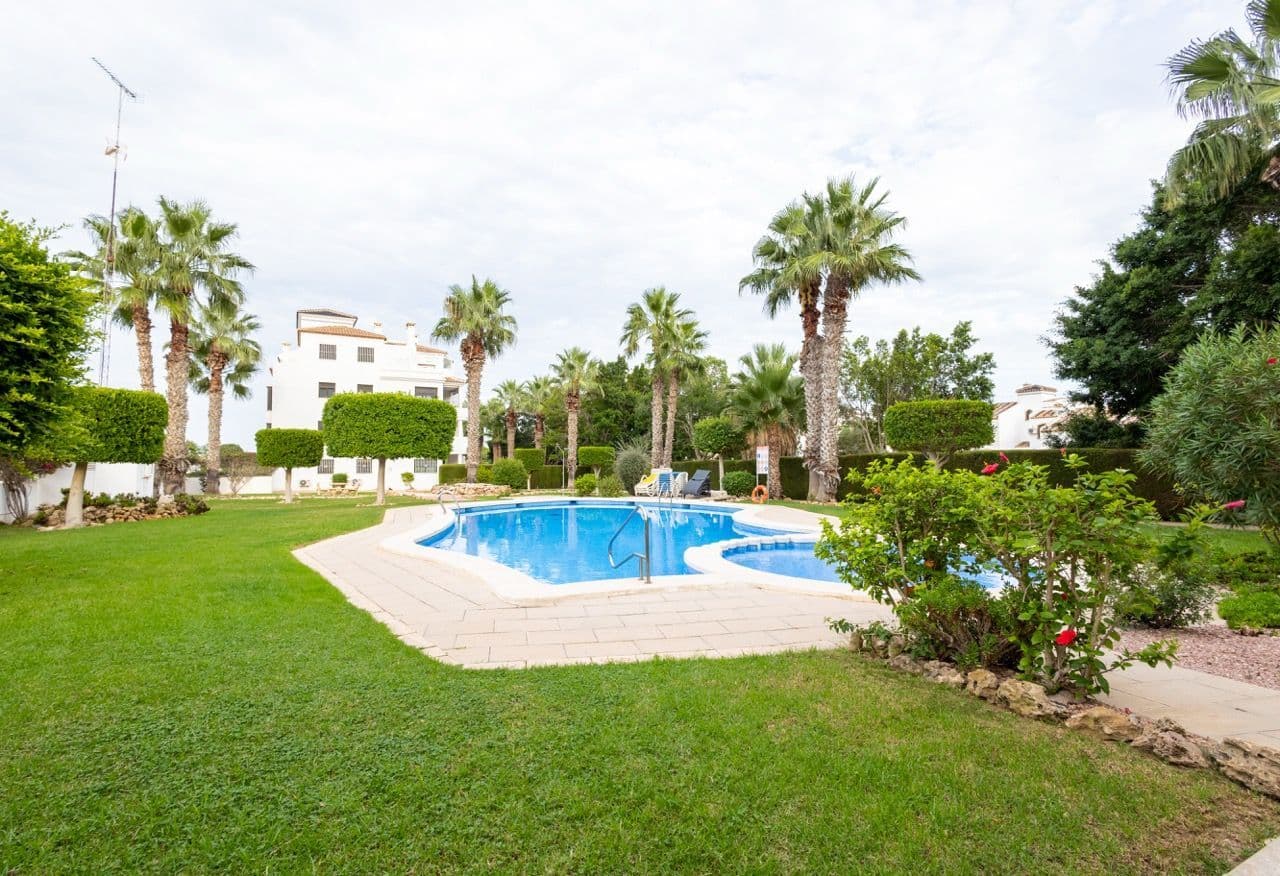 Tussenverdieping Appartement met 2 slaapkamers in Orihuela Costa - 24