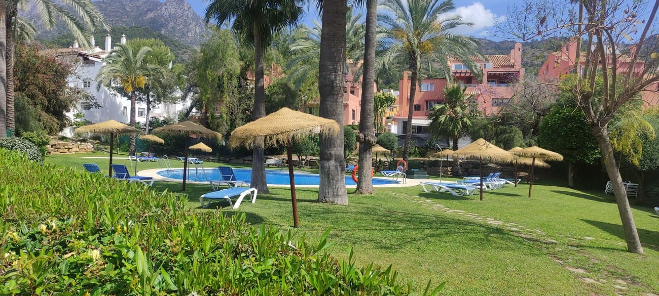 2 bed Middle Floor Apartment in Marbella - 2
