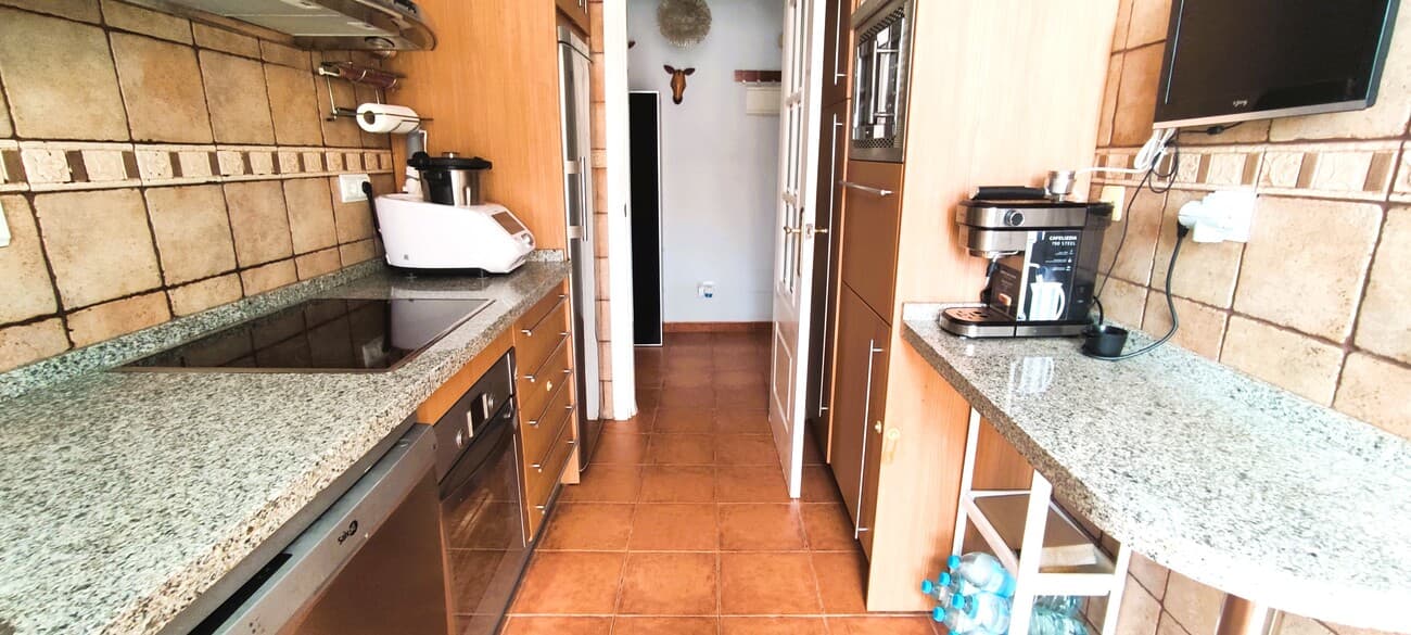 2 bed Middle Floor Apartment in Marbella - 9