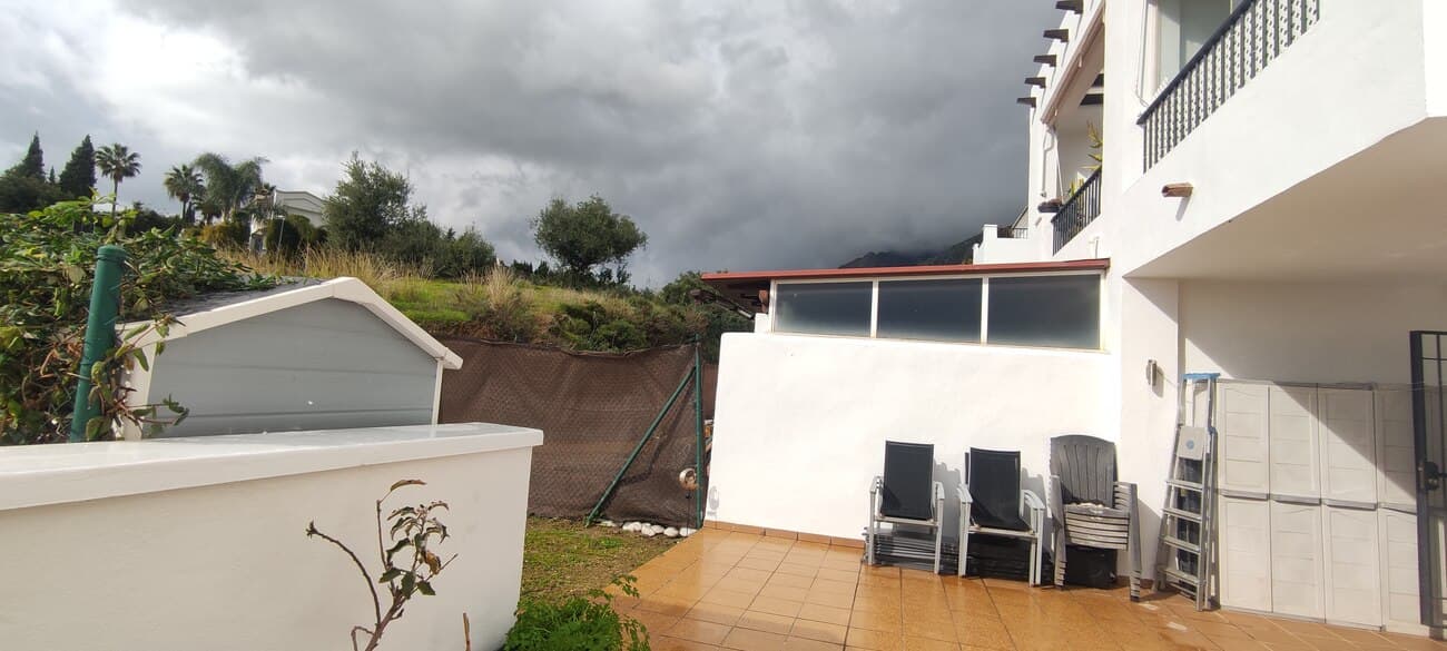 2 bed Middle Floor Apartment in Marbella - 11