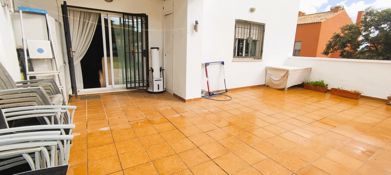 2 bed Middle Floor Apartment in Marbella - 12