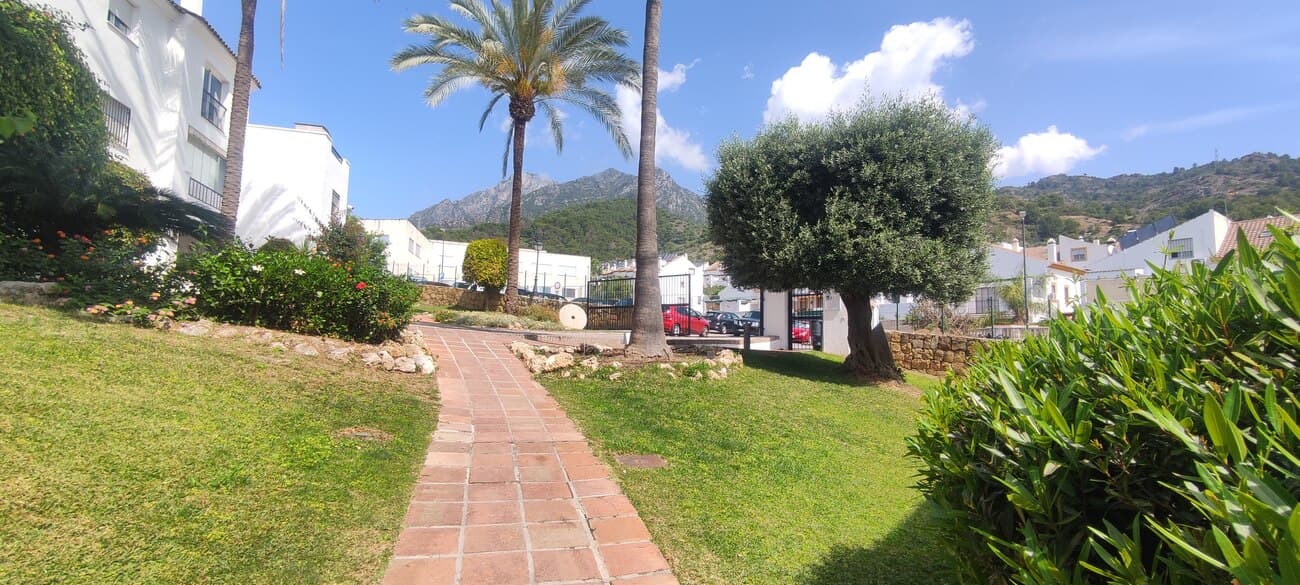 2 bed Middle Floor Apartment in Marbella - 23