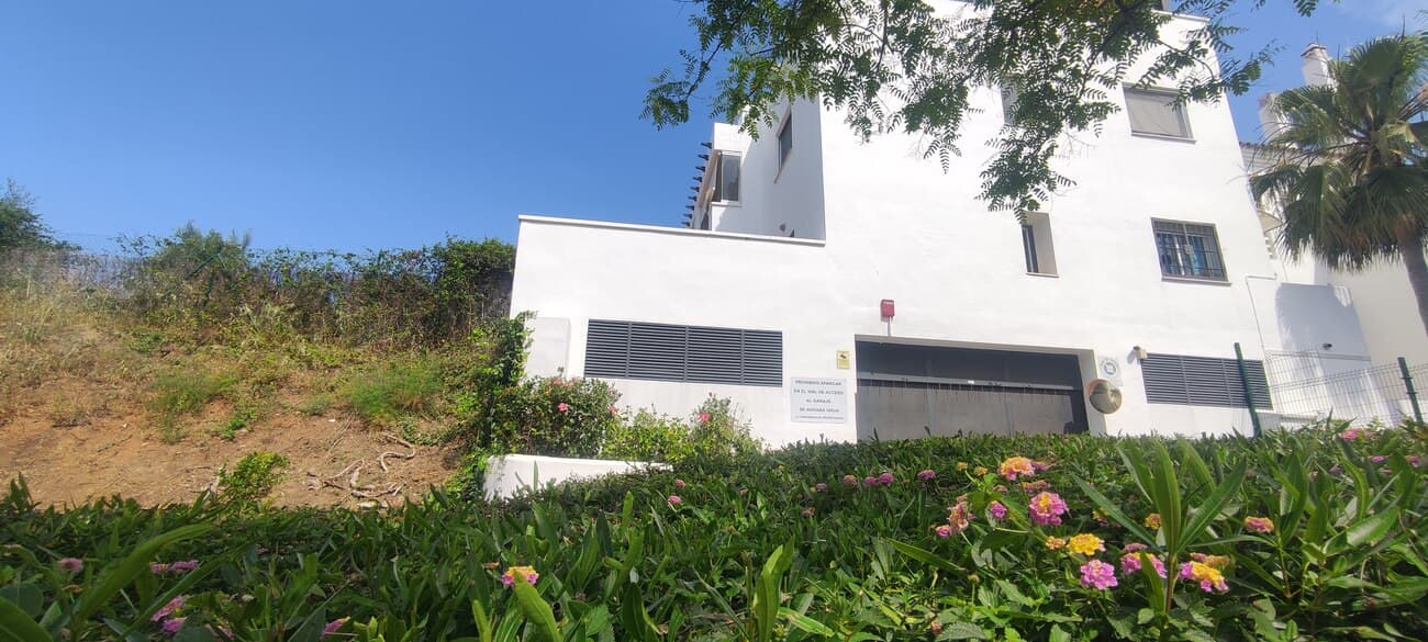 2 bed Middle Floor Apartment in Marbella - 25