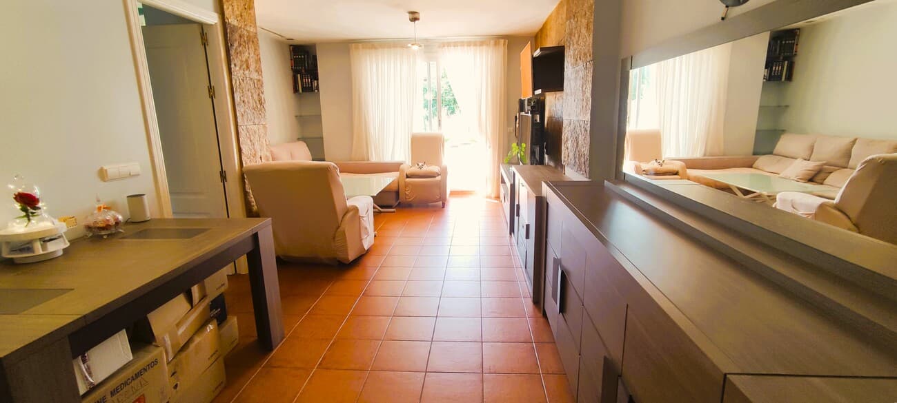 2 bed Middle Floor Apartment in Marbella - 4
