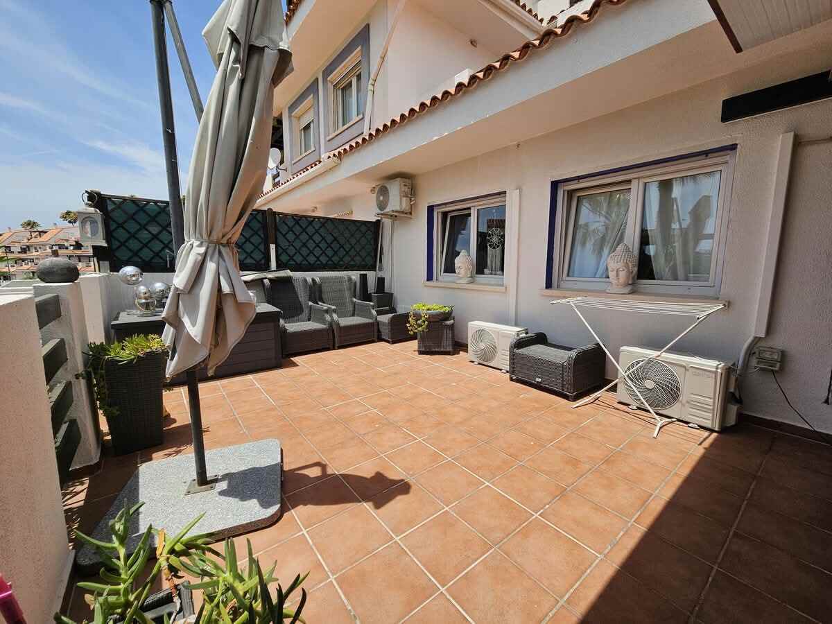 Apartamento Planta Media de 2 dormitorios en Manilva - 1