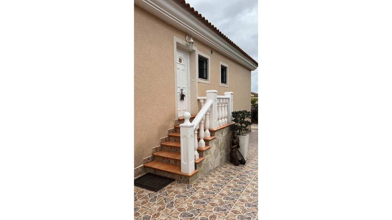 4 bed Detached Villa in Rojales - 9