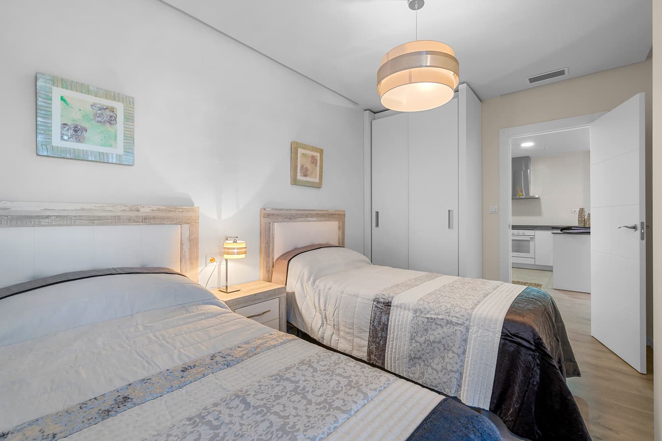Apartamento Planta Media de 2 dormitorios en Orihuela Costa - 10