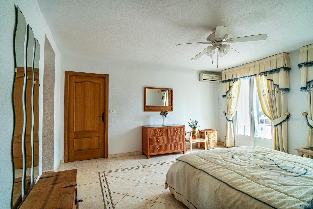 Villa - Chalet de 4 dormitorios en Orihuela - 14