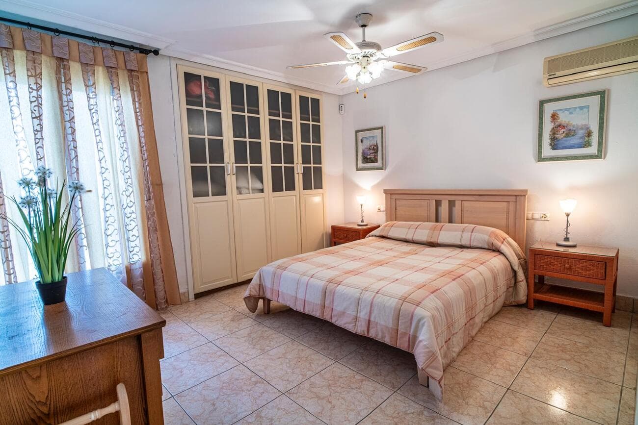 Villa - Chalet de 4 dormitorios en Orihuela - 20