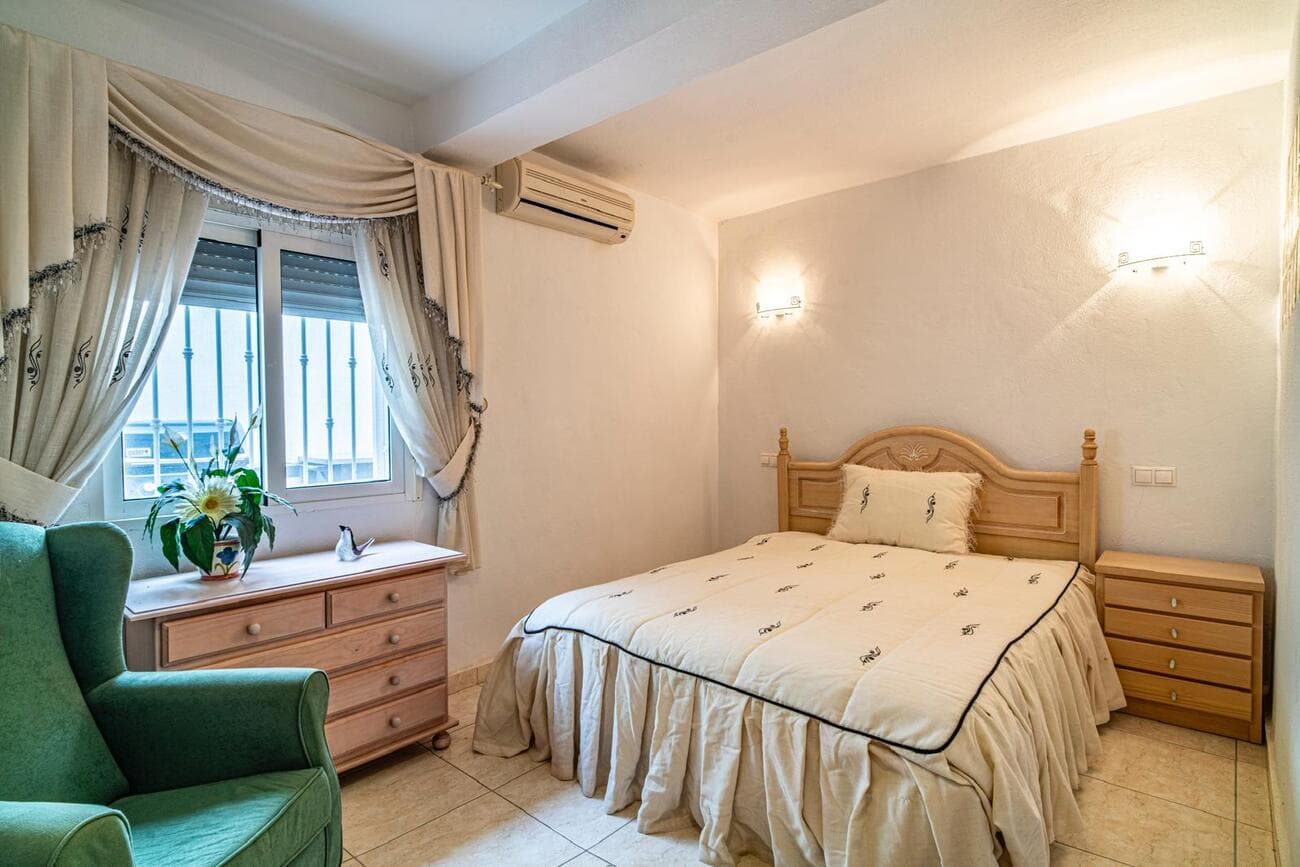 Villa - Chalet de 4 dormitorios en Orihuela - 24